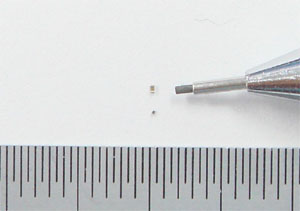 はんだぬれ性試験機による微小チップ部品のぬれ性評価例【測定機のレスカ】